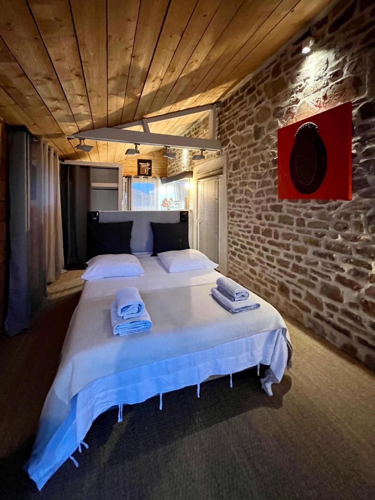 Hotel Galerie, Tumulus de la Hogue Fontenay-le-Marmion Exteriér fotografie